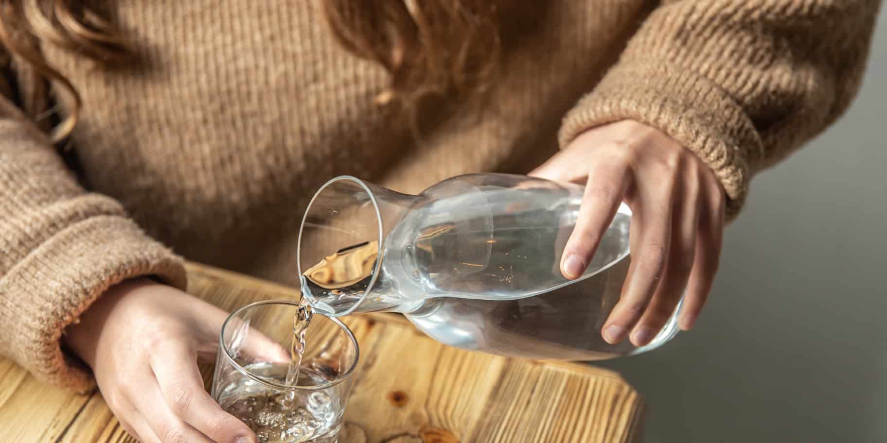 Вода під час їжі