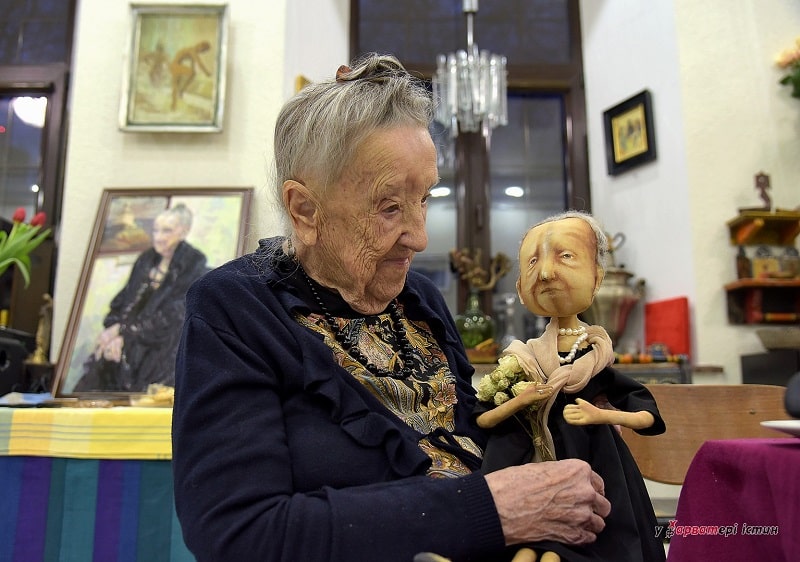 Надія Косміаді.