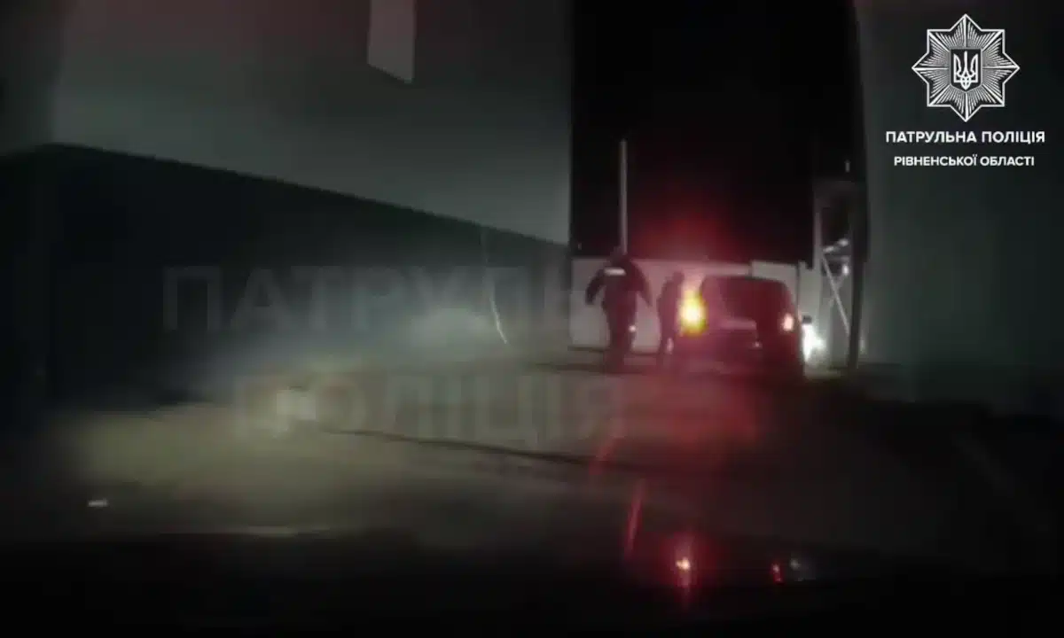 Водій у стані сп’яніння втікав від патрульних неподалік Рівного Патрульні зупинили втікача у Рівному.