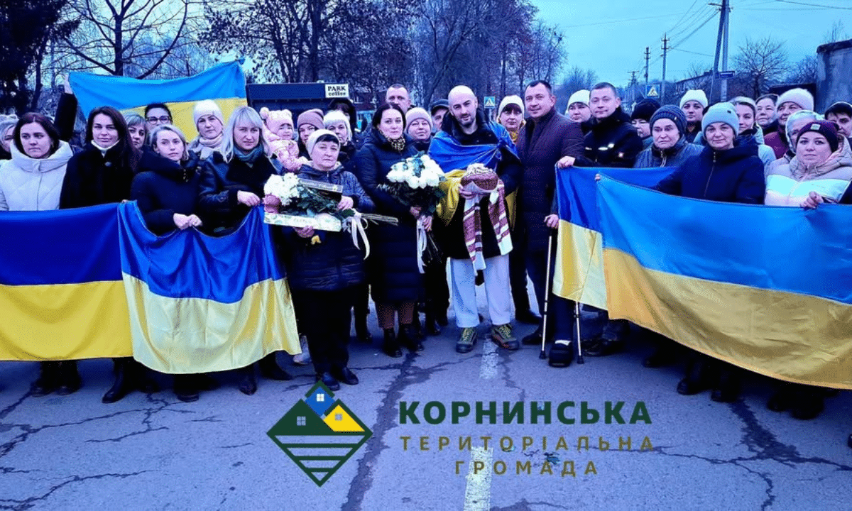 Захисник після двох років полону повернувся додому