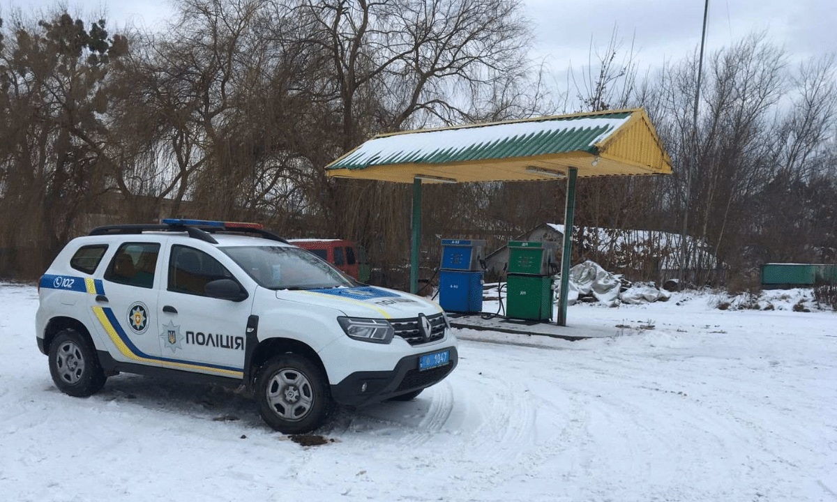 Незаконну АЗС ліквідували під час спільної перевірки ДПС і поліції