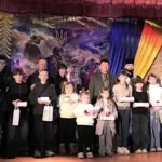 Діти, які отримали кулон-оберіг "Батьківське серце".