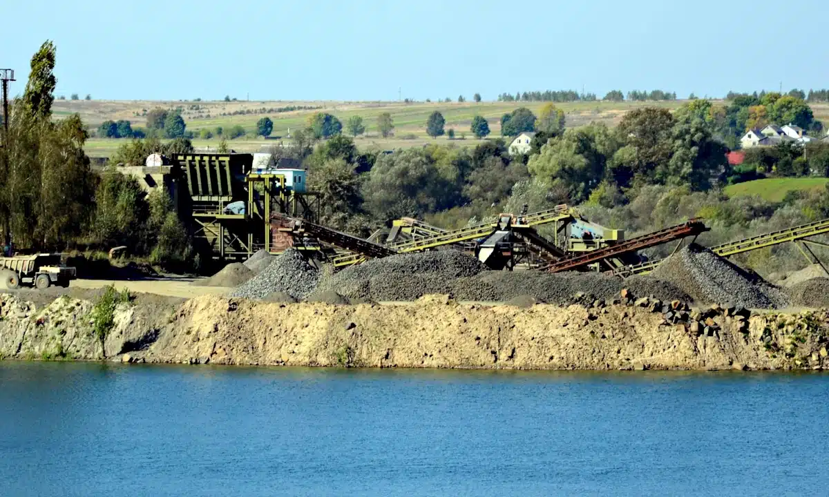 Переробка базальту.