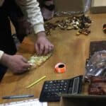 Бурштин не лише для прикрас: до музею передали сотні зразків для наукових досліджень