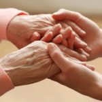 допомога літнім людям і людям з інвалідністю