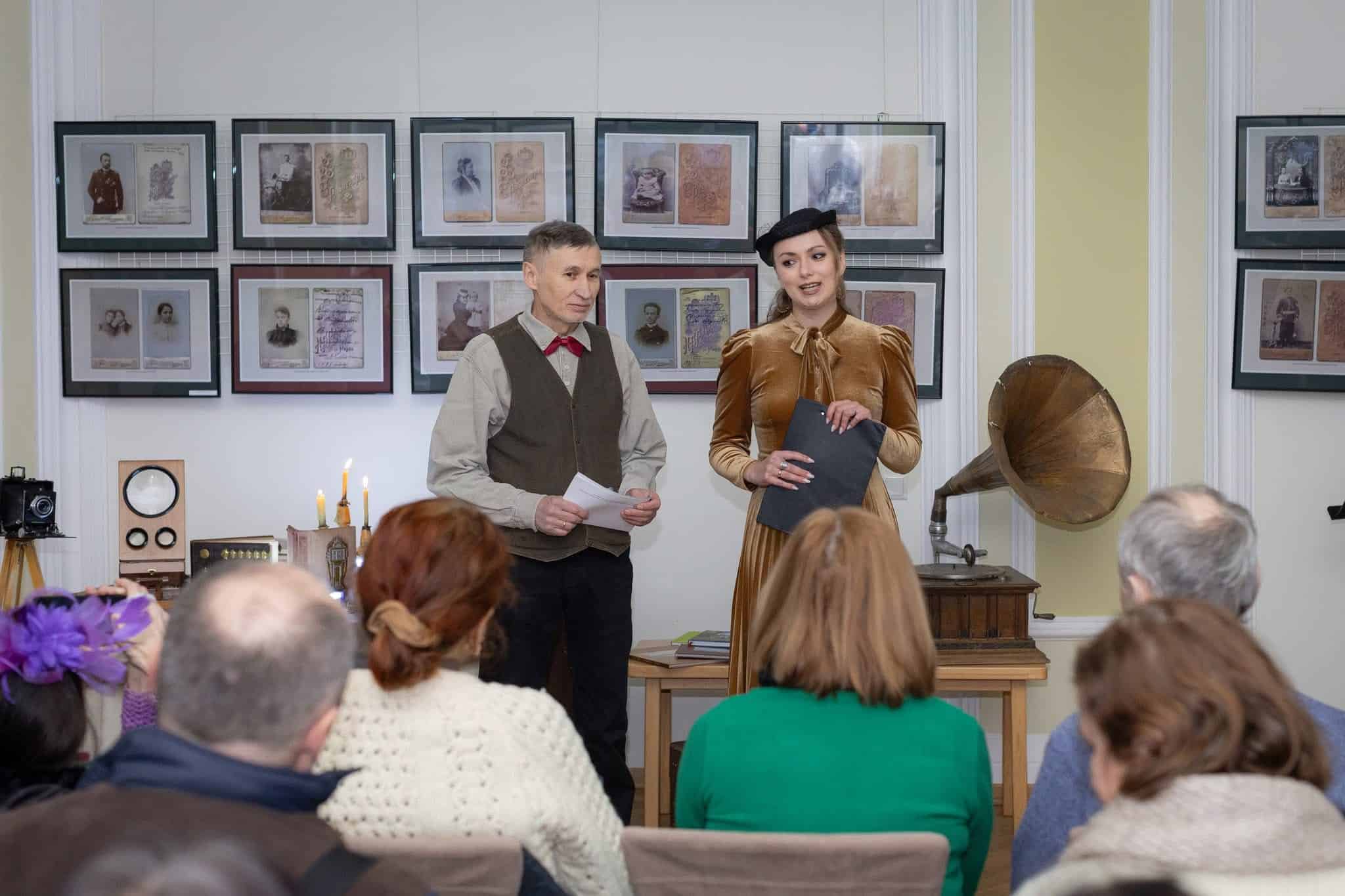 Олександр Харват на презентації книги