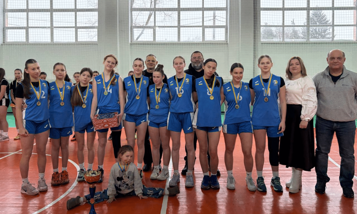 Дівоча баскетбольна команда на турнірі у Костополі Jafar Basketball League.