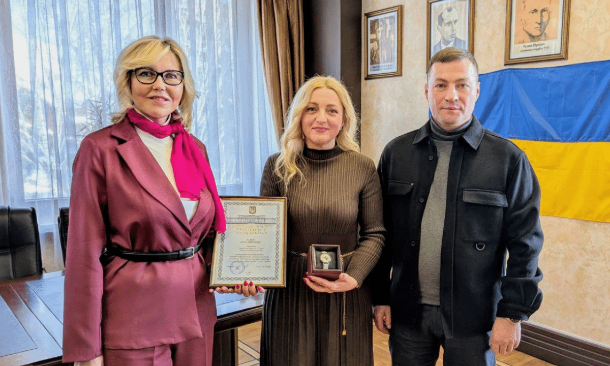 Директорка спеціальної школи в Тучині Ольга Ладюк отримала подяку МОН України