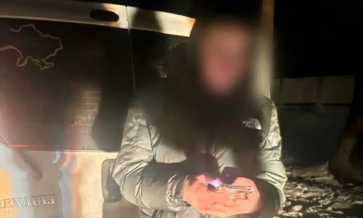 Нічна поїздка без фар у Млинові закінчилася протоколами для 18-річного водія Водій, якого зупинили у Млинові.