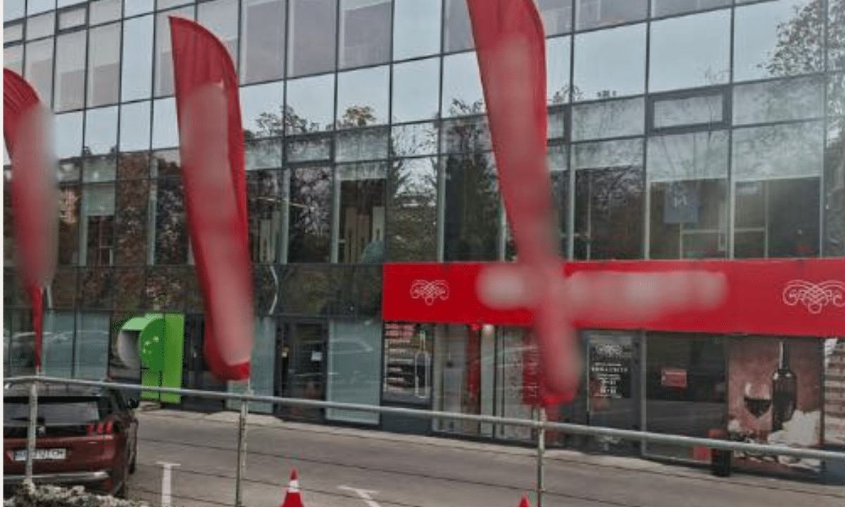 Незаконна реклама на вулицях Рівного