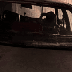 Автомобіль Audi, зупинений патрульними у Дубні: задня частина авто без номерного знака, зафіксована під час нічної перевірки поліцією.