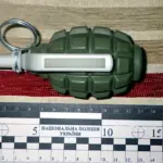 У селі на Сарненщині сім’я тікала з дому через погрози гранатою Граната, якою зловмисник погрожував сім'ї.