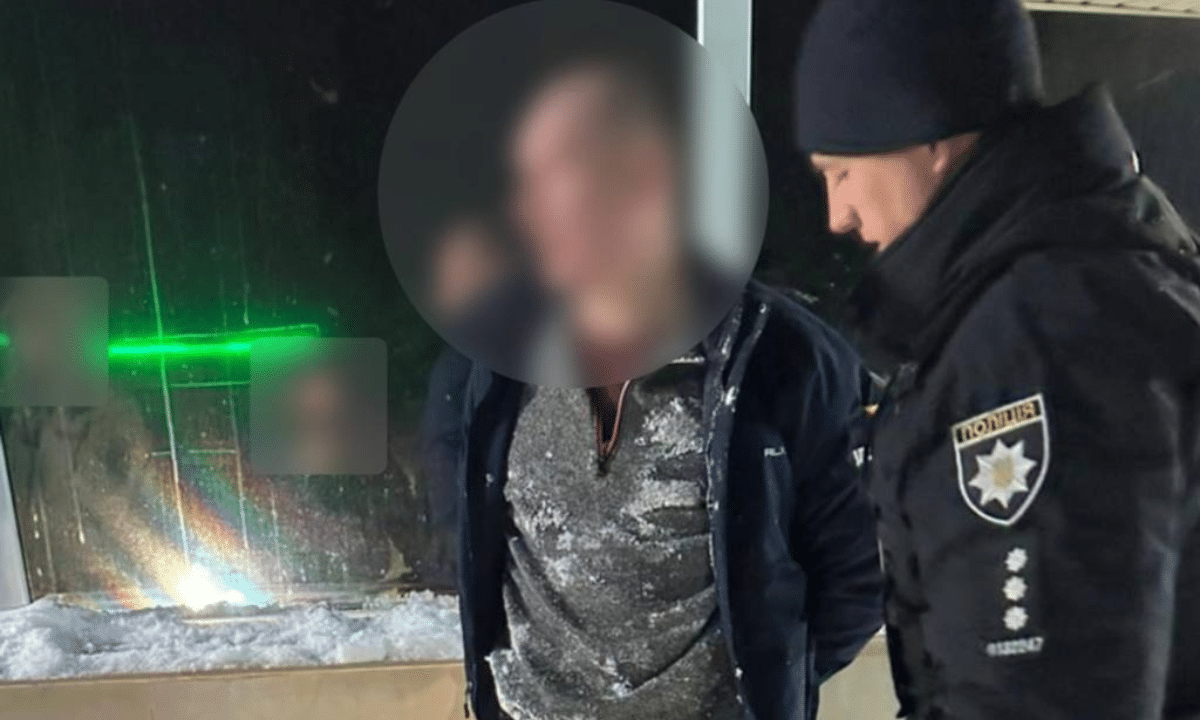 У рівненському кафе чоловік влаштував дебош і пошкодив майно У кафе на проспекті Генерала Безручка затримали чоловіка за хуліганство