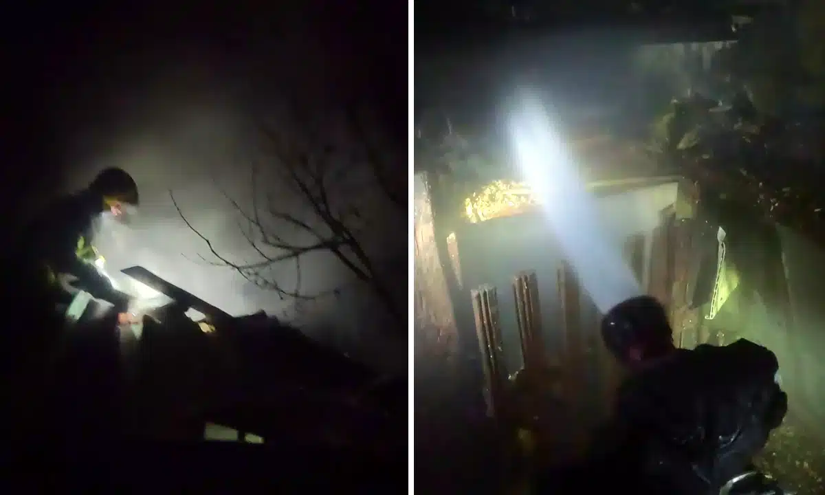 Рятувальники гасять пожежу в Сарнах.