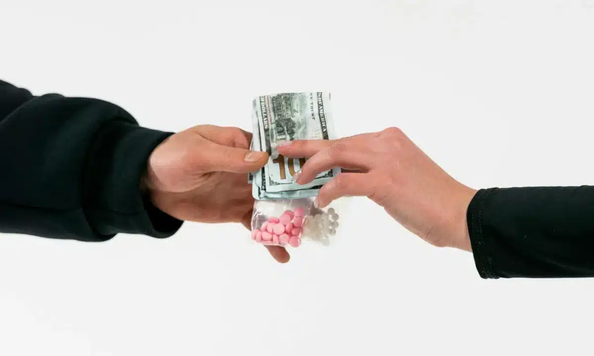 У Рівному знову викрили збут психотропів — підозрювана вже фігурує в інших справах