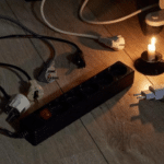 Чому після відключень світла не варто вмикати всі прилади одразу