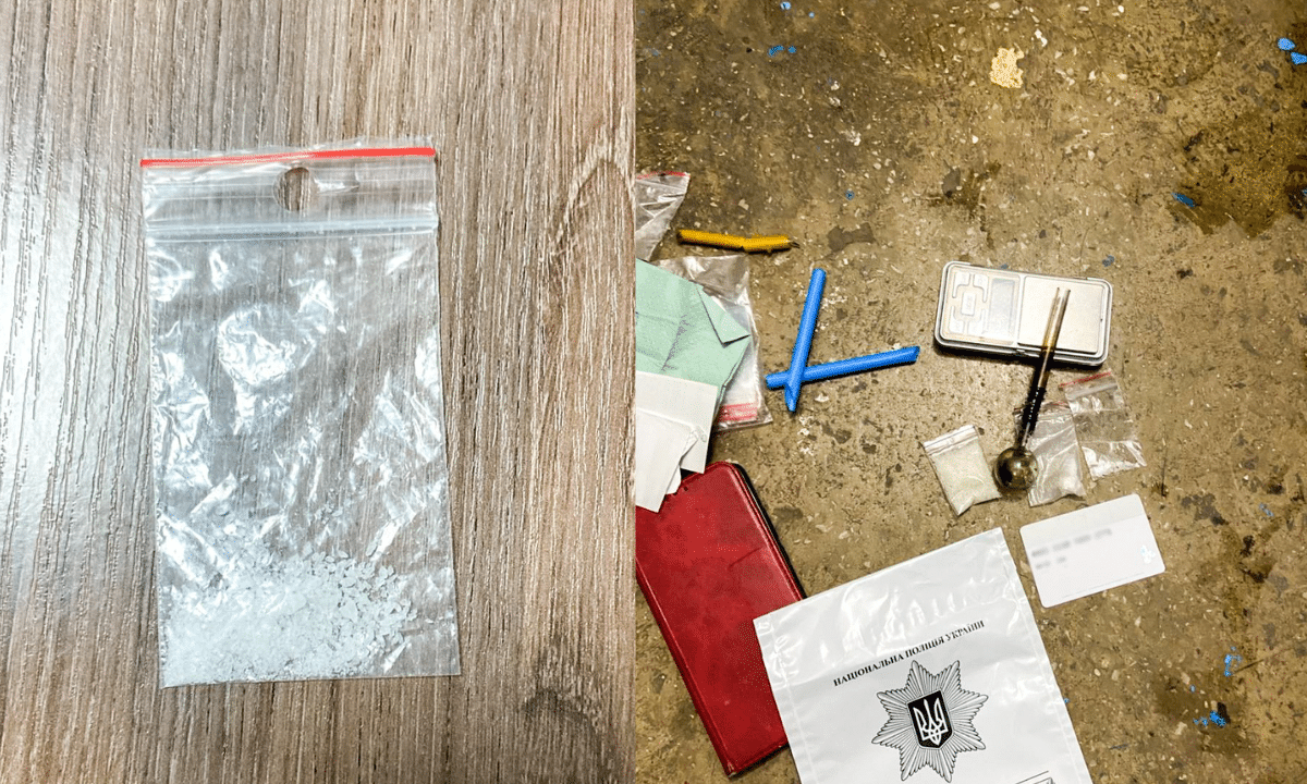 У Рівному затримали жінку, яку підозрюють у збуті психотропів