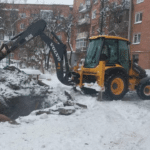 Через порив тепломережі частина Рівного залишилася без опалення Ремонт тепломережі на вулиці Героїв поліції у Рівному