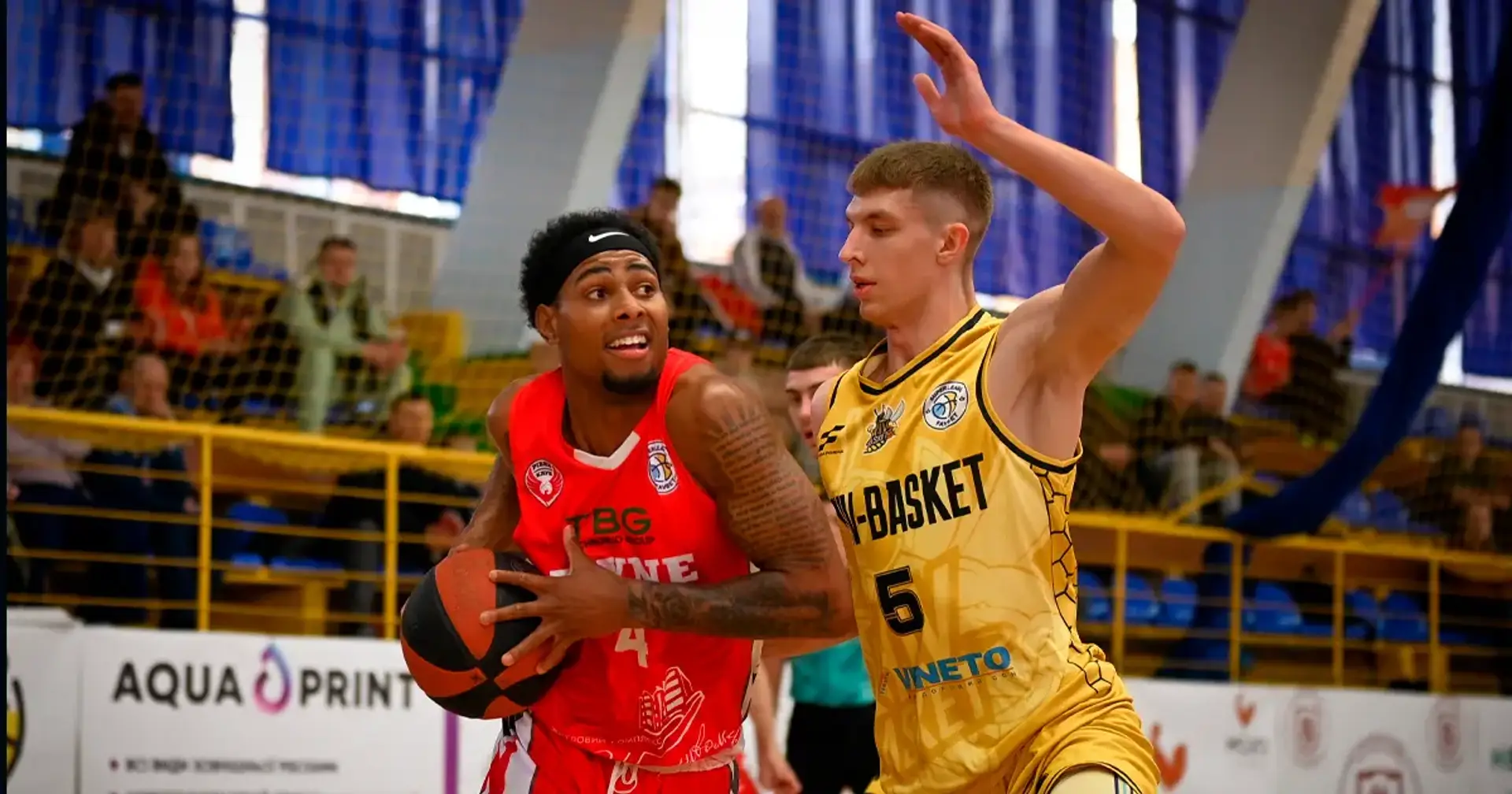 Род Браун атакує