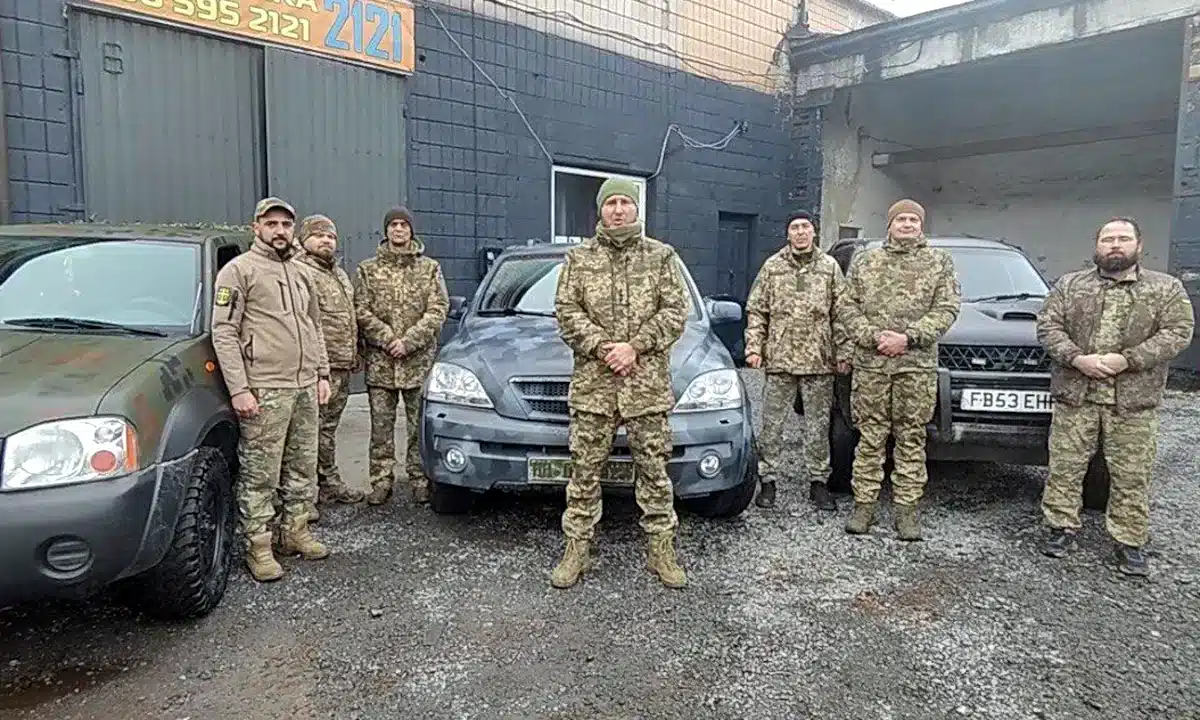 Відремонтовані авто за кошти зібра в РОКЛ.