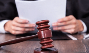 Апеляцію у справі побиття дитини закрили після компенсації