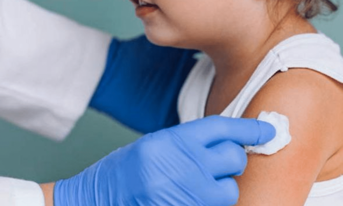 На Рівненщині очікують безоплатну вакцину для захисту дітей від п’яти хвороб Вакцинація дітей комбінованою вакциною PENTA-Hib