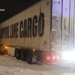 рятувальники надали допомогу по буксируванню вантажного автомобіля