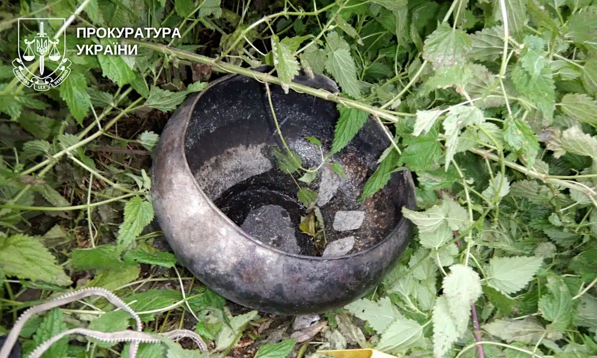 Баняк, яким чоловік забив сусідку.