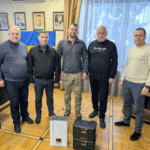 Офіцеру з Рівненщини вручили «Хрест Клима Савура» за службу і бої на передовій Нагородження підполковника ЗСУ Тараса Деркача «Хрестом Клима Савура»