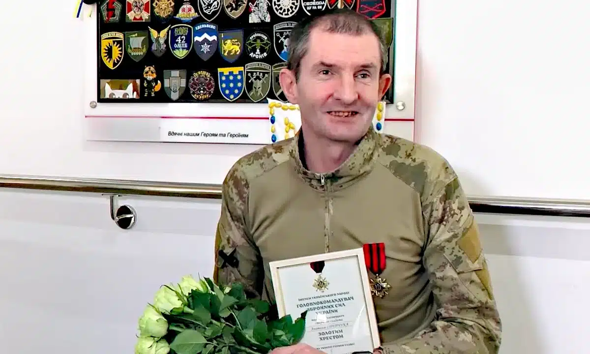 Анатолій Степанчук з нагородою.