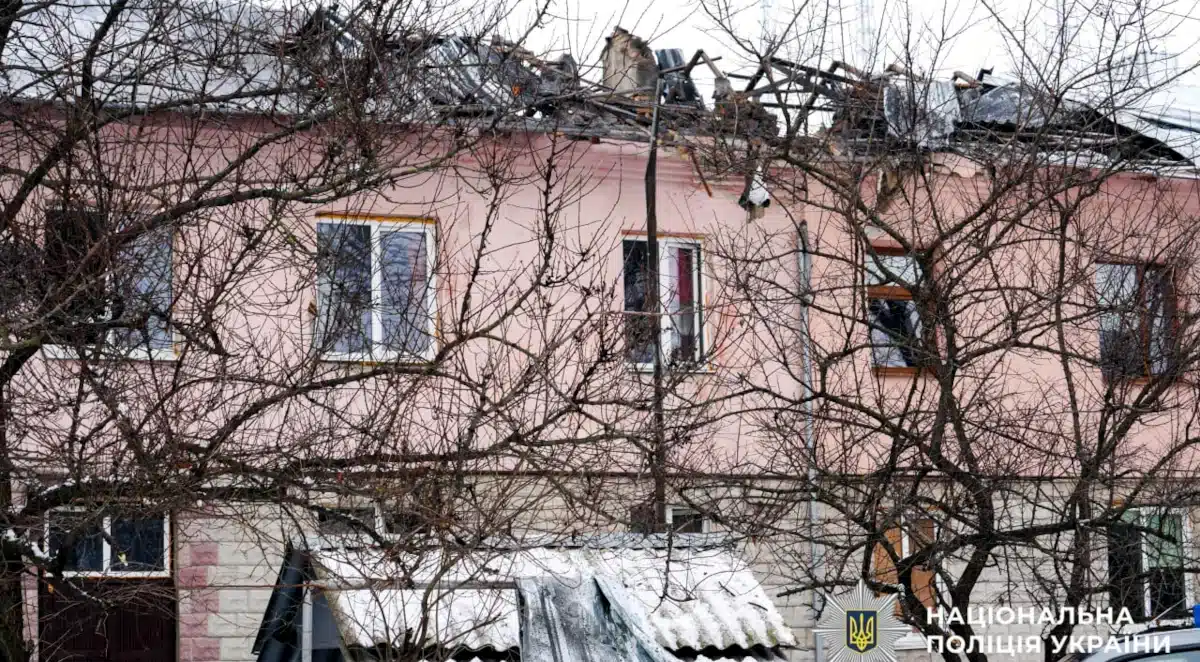 Пошкоджений будинок.