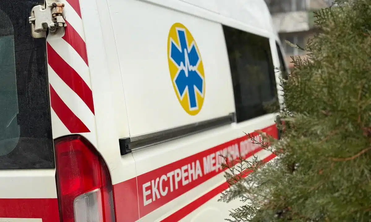 Авто швидкої допомоги.