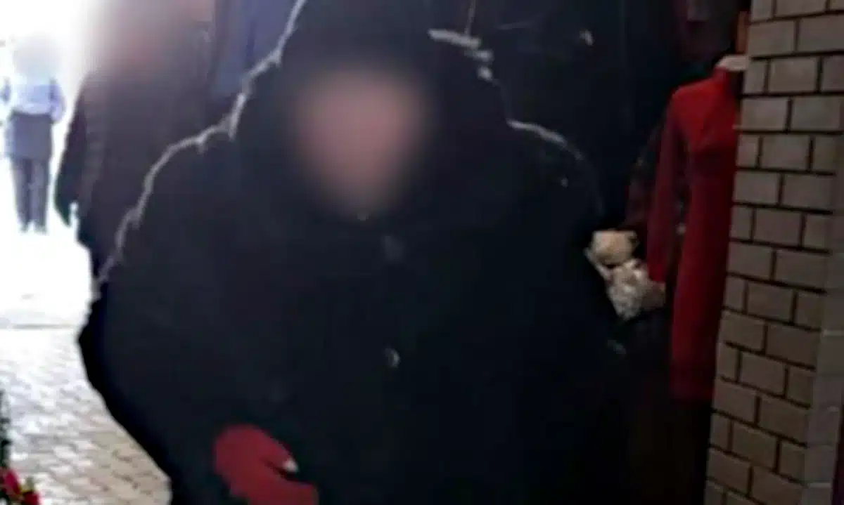 Дезорієнтована жінка у Рівному.