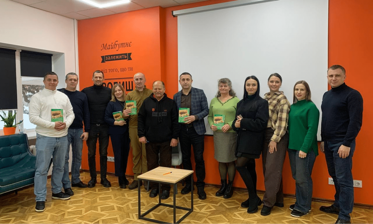 У Костополі презентували книгу про радянські спецбоївки на Рівненщині