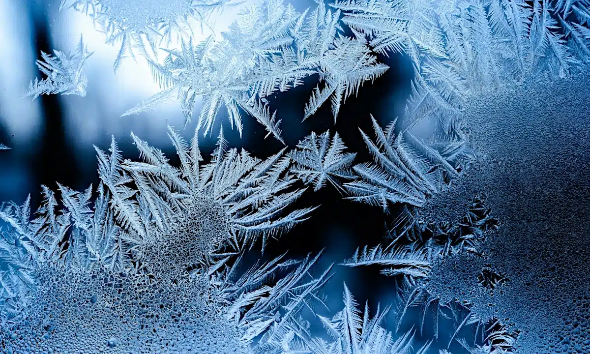 Паморозь на склі.