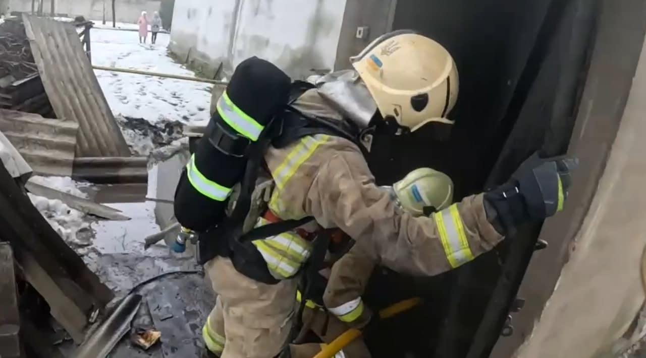 У Рівному горіла котельня: вогонь пошкодив твердопаливний котел