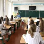 Старшокласніки під час уроку