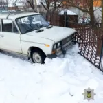 Викрадене авто в'їхало у паркан у Демидівці.