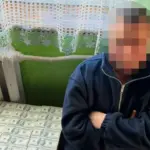 Чоловік, що пропонував вирішити земельне питання, і гроші, які він отримав.