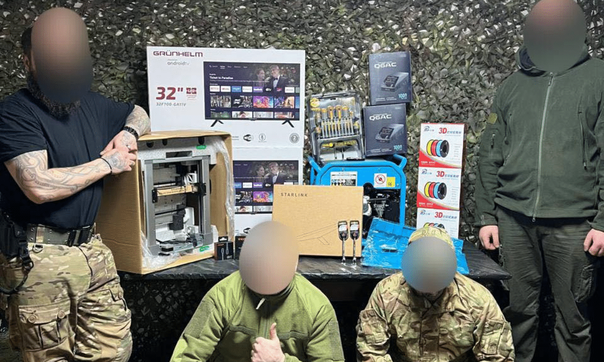 Сарненська громада передала обладнання батальйону безпілотних систем Допомога для військових.