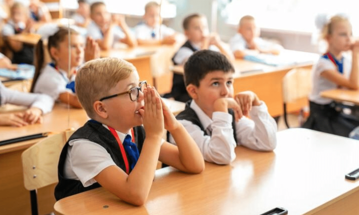 Четвертокласники складатимуть ДПА у форматі ЗНО: тестування стартує навесні Діти у школі складають ДПА.