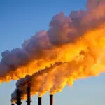 Перевищення забруднення повітря кілька днів поспіль фіксували у Рівному Димлять труби.