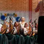 Фестиваль «Голос традицій у струнах душі» вперше відбувся на Рівненщині Бандуристки виступають під час фестивалю в Зорі.