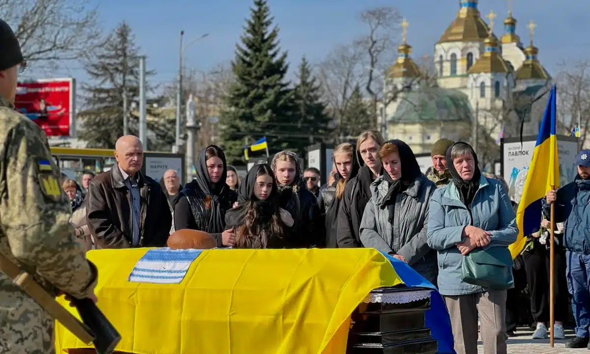 На вічний спочинок у Рівному провели полеглого Захисника Олександра Манькевича Похорон Олександра Манькевича.