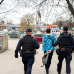 Поліція спіймала порушника.