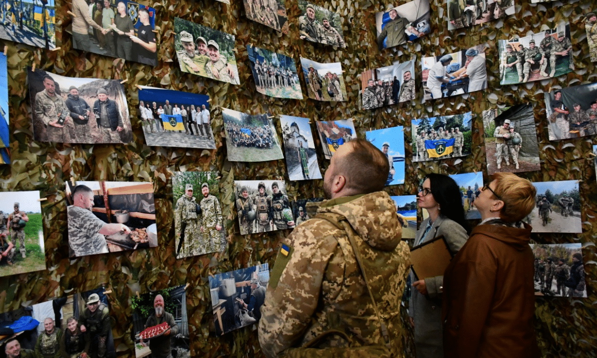 Фотовиставку про військових інженерів відкрили в Дубенському замку Фотовиставка про військових інженерів