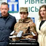 Передача допомоги військовим.