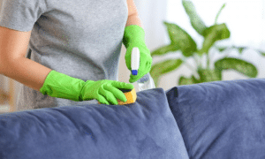 Чистка дивану.