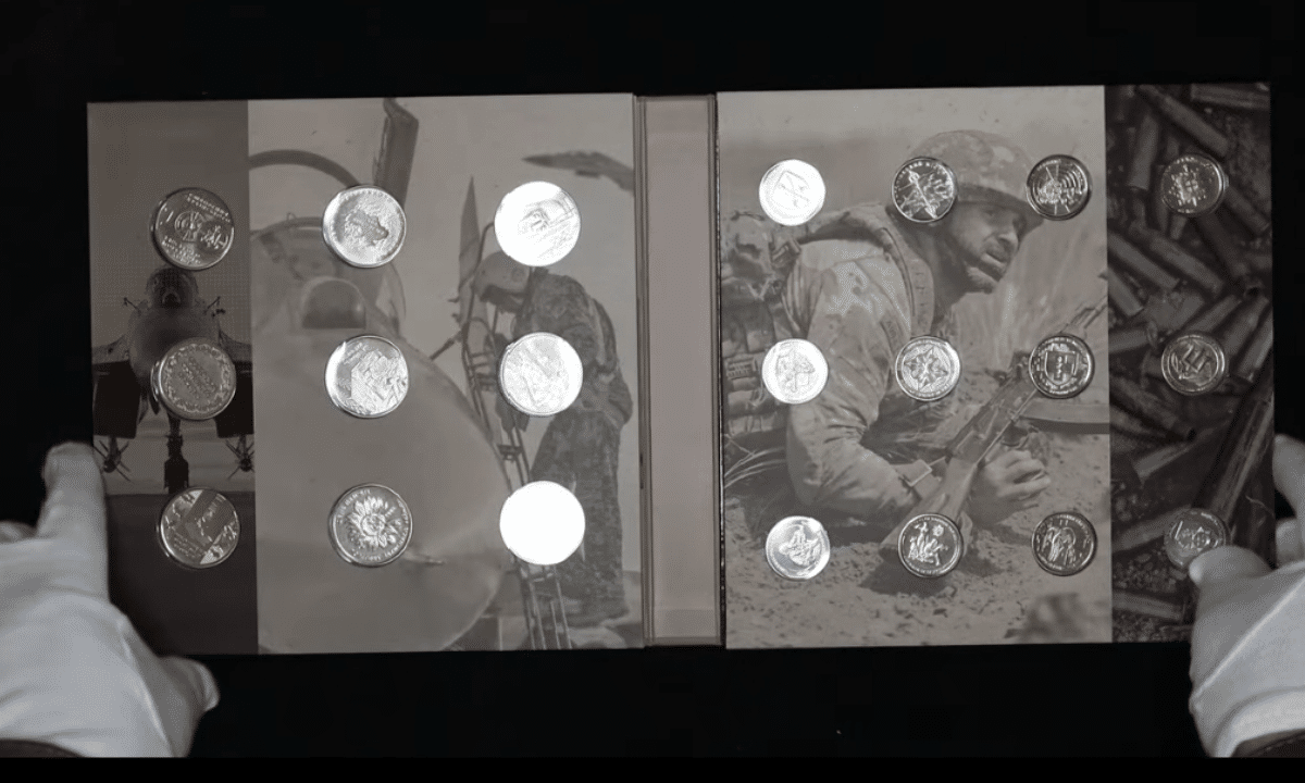 Набір монет.