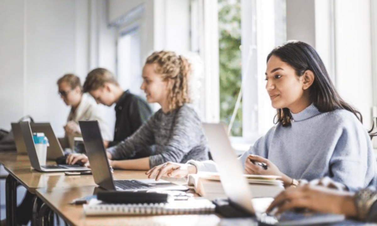 Понад 14 тисяч жителів Рівненщини зареєструвалися на НМТ НМТ.